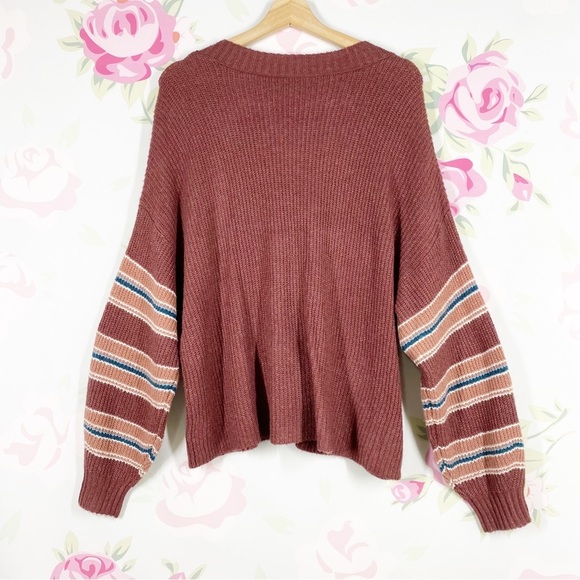 American Eagle Outfitters AEO Maroon V Neck Long Sleeves Knit Sweater M - Picture 6 of 10